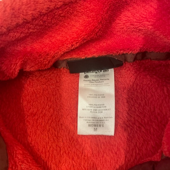 Red 1/4 snap Patagonia fleece - Picture 2 of 2